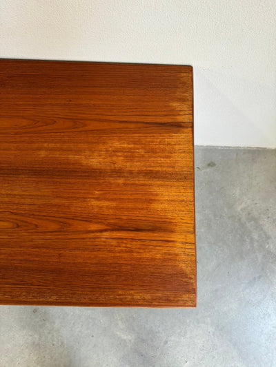 
                  
                    Vintage vrijstaand bureau J. Svenstrup teak - LOUI.STORE
                  
                