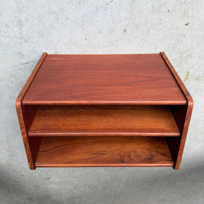 
                  
                    Vintage wandkastje 2 schappen teak - LOUI
                  
                