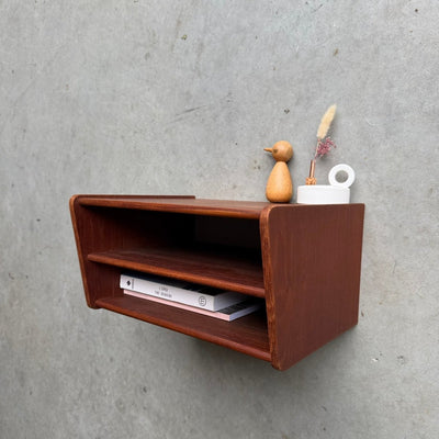 
                  
                    Vintage wandkastje 2 schappen teak - LOUI
                  
                