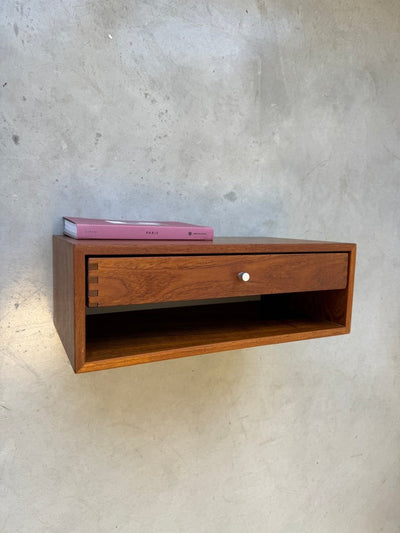 
                  
                    Vintage wandkastje Aksel Kjersgaard model 127 - LOUI.STORE
                  
                