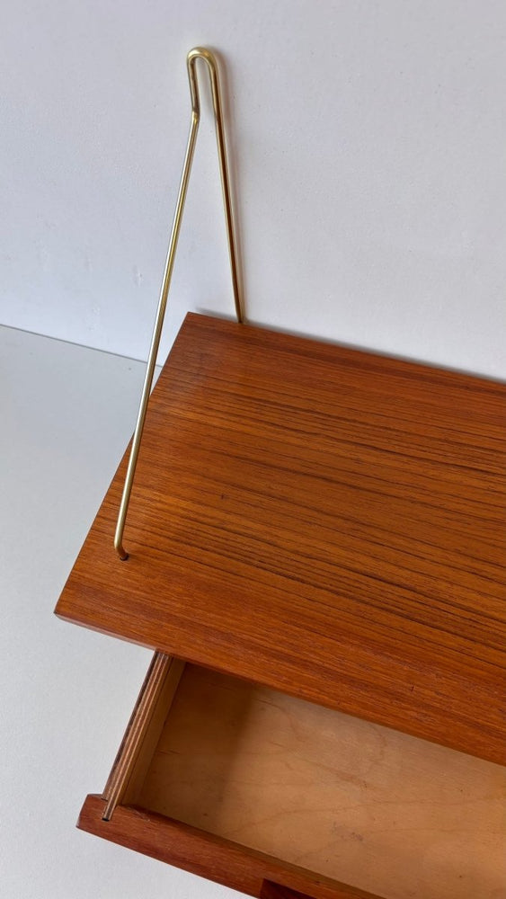 
                  
                    Vintage wandkastje string - LOUI.STORE
                  
                