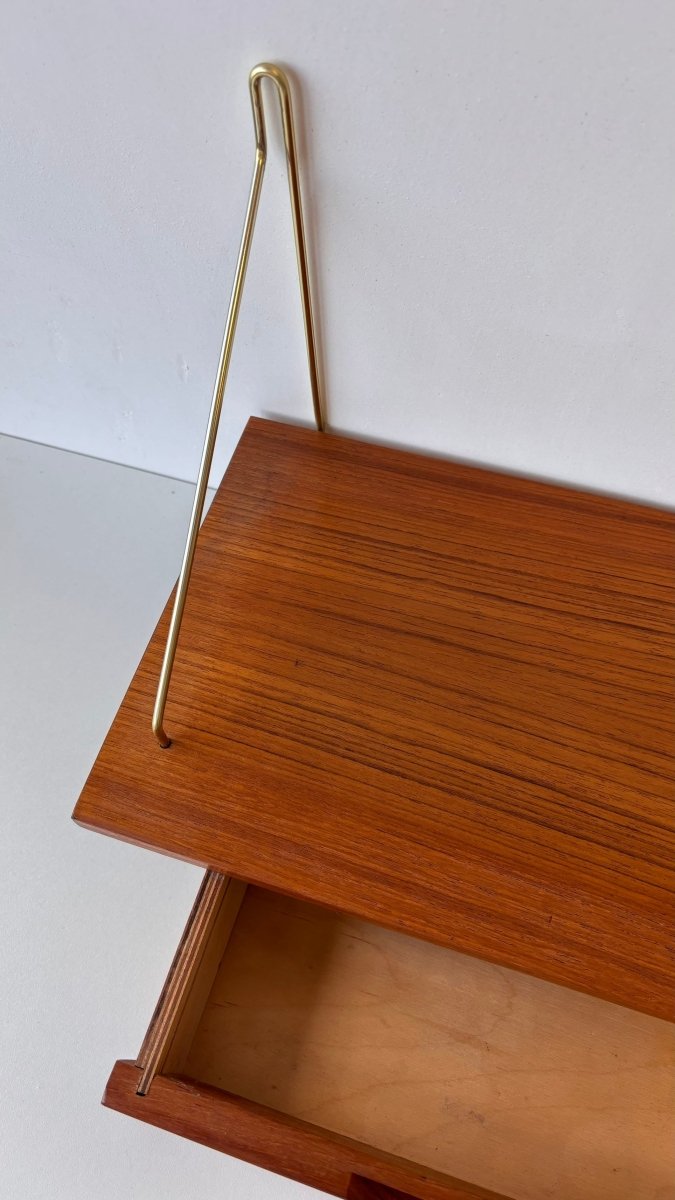 
                  
                    Vintage wandkastje string - LOUI.STORE
                  
                