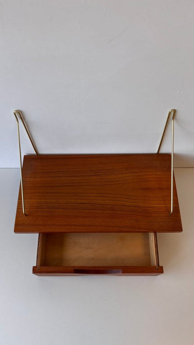 
                  
                    Vintage wandkastje string - LOUI.STORE
                  
                