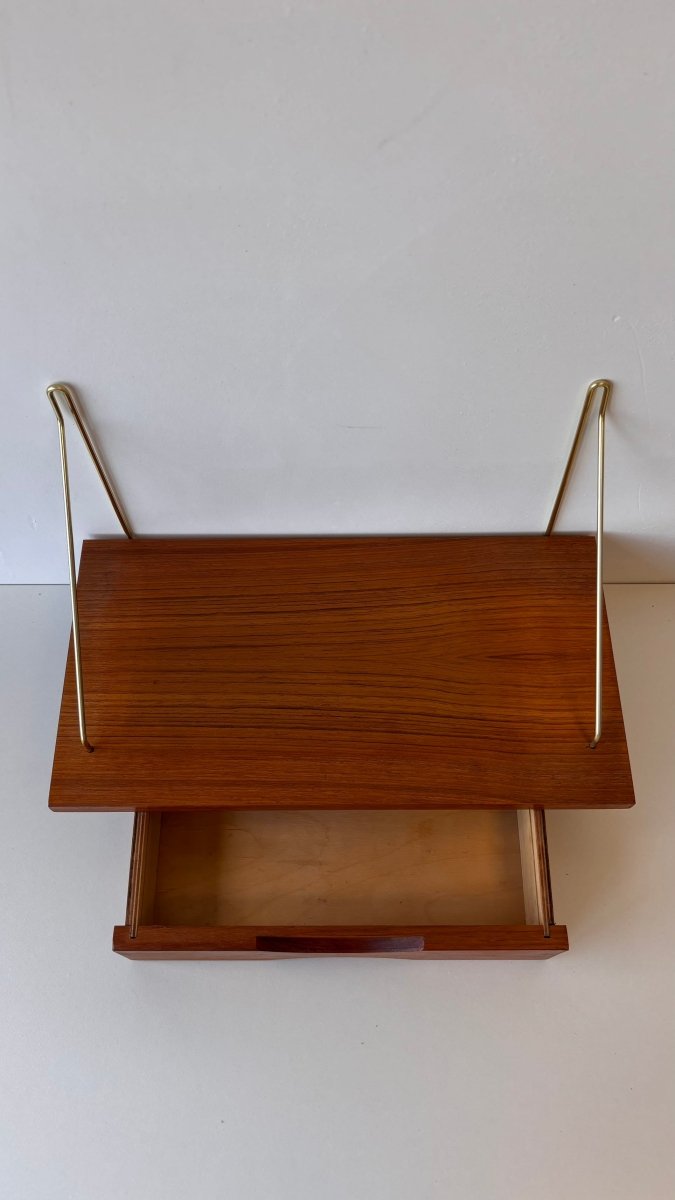 
                  
                    Vintage wandkastje string - LOUI.STORE
                  
                