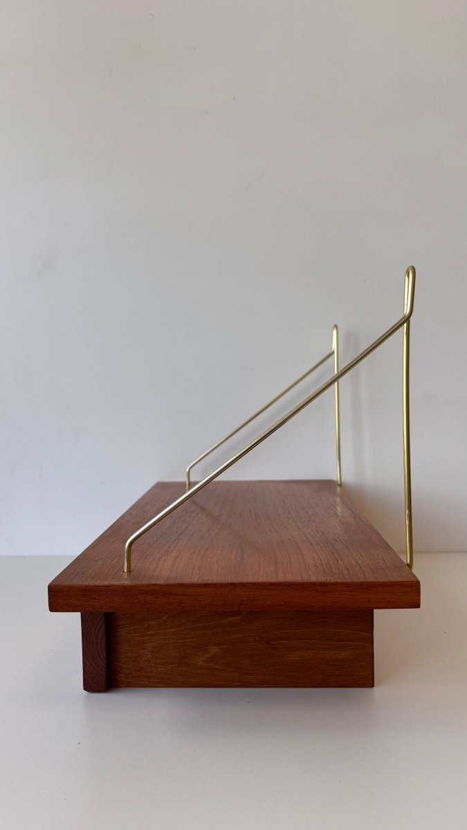 
                  
                    Vintage wandkastje string - LOUI.STORE
                  
                