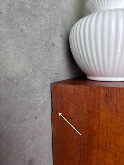 
                  
                    Vintage wandkastje teak klep - LOUI.STORE
                  
                