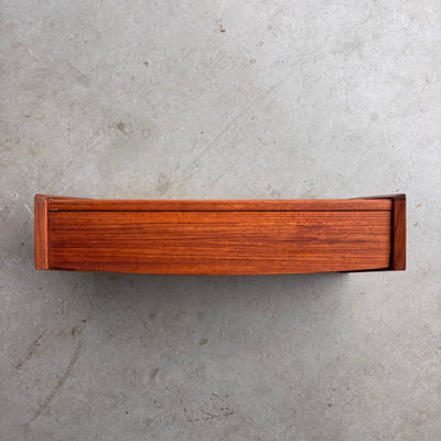 
                  
                    Vintage wandkastje teak - LOUI.STORE
                  
                