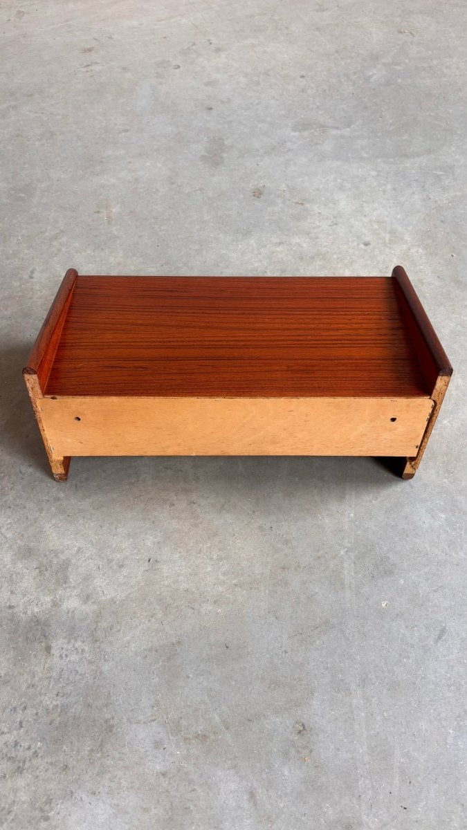 
                  
                    Vintage wandkastje teak - LOUI.STORE
                  
                