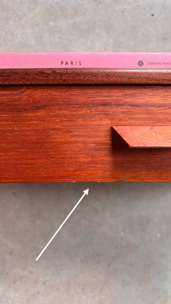 
                  
                    Vintage wandkastje teak - LOUI.STORE
                  
                