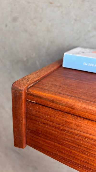 
                  
                    Vintage wandkastje teak - LOUI.STORE
                  
                