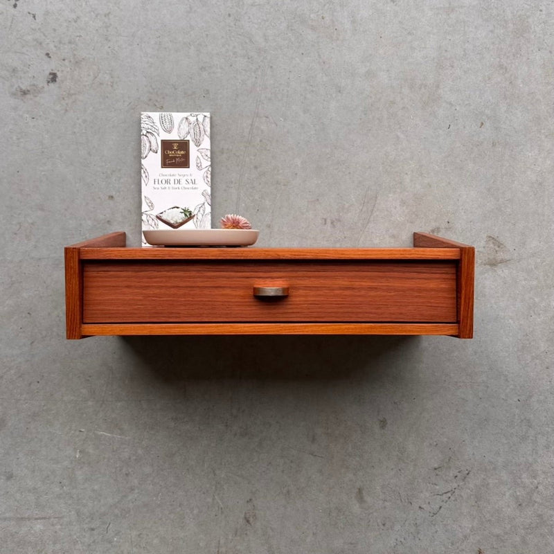 Vintage wandkastje teak metalen knopje - LOUI.STORE