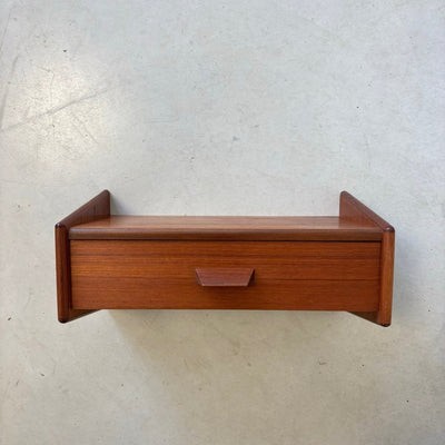 
                  
                    Vintage wandkastje teak spits greepje - LOUI.STORE
                  
                