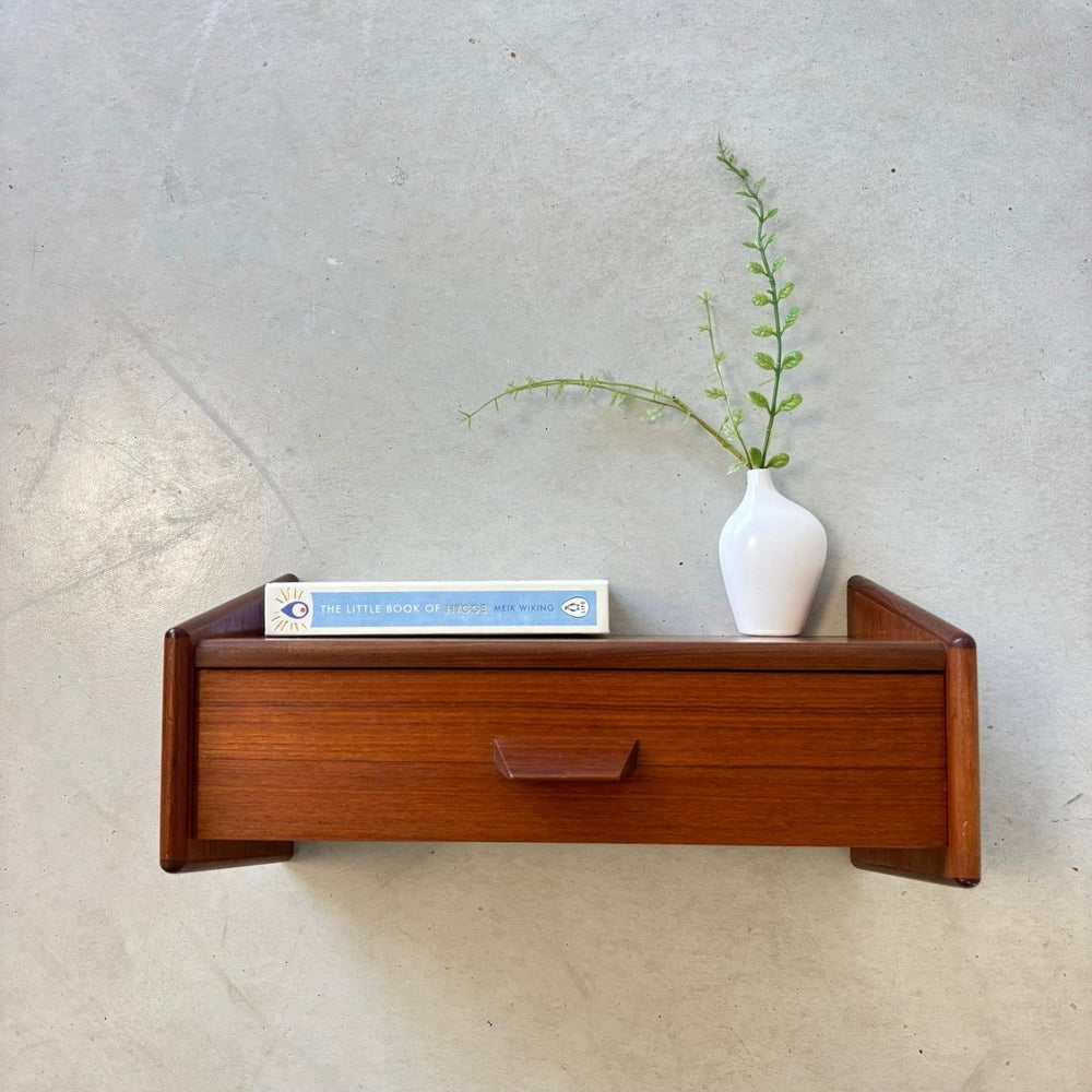 Vintage wandkastje teak spits greepje - LOUI.STORE