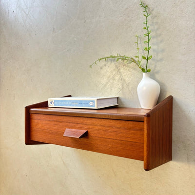 Vintage wandkastje teak spits greepje - LOUI.STORE