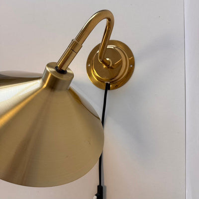 
                  
                    Vintage wandlamp Frandsen messing - LOUI.STORE
                  
                