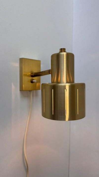 
                  
                    Vintage wandlampje Vitrika messing - LOUI.STORE
                  
                