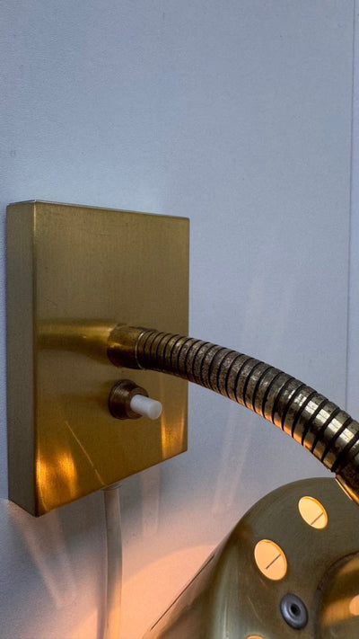 
                  
                    Vintage wandlampje Vitrika messing - LOUI.STORE
                  
                