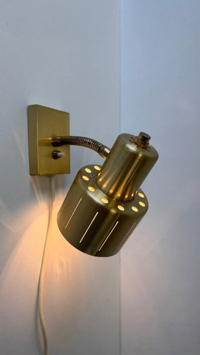 
                  
                    Vintage wandlampje Vitrika messing - LOUI.STORE
                  
                