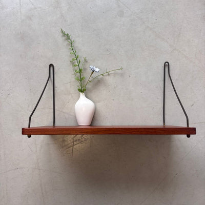 
                  
                    Vintage wandplank afgeronde hoek teak - LOUI
                  
                