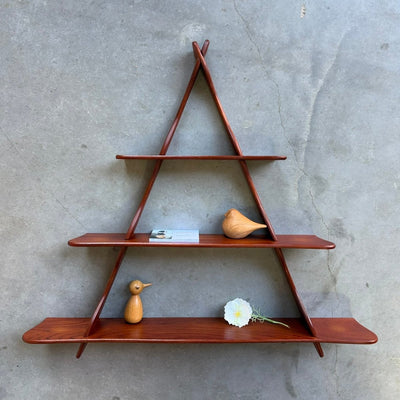 
                  
                    Vintage wandplank driehoek teak Peder Moos - LOUI
                  
                
