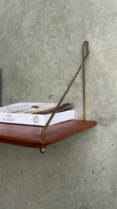 
                  
                    Vintage wandplank massief teak - LOUI.STORE
                  
                