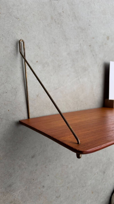 
                  
                    Vintage wandplank massief teak - LOUI.STORE
                  
                