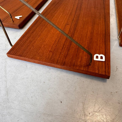 
                  
                    Vintage wandplank teak 3 stuks - LOUI.STORE
                  
                