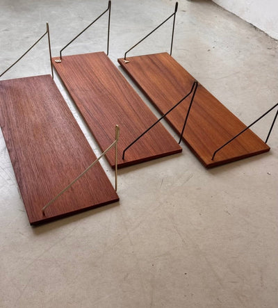 
                  
                    Vintage wandplank teak 3 stuks - LOUI.STORE
                  
                