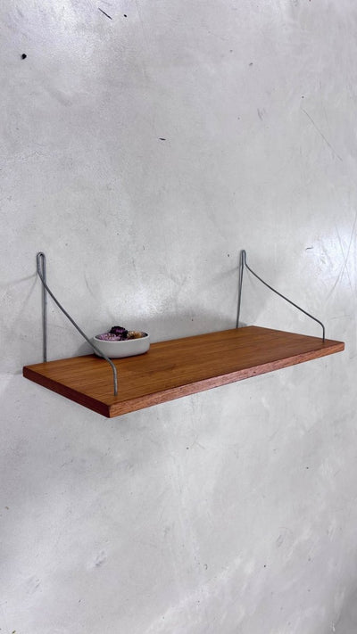 
                  
                    Vintage wandplank teak 55cm - LOUI.STORE
                  
                