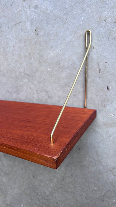 
                  
                    Vintage wandplank teak 70cm - LOUI.STORE
                  
                
