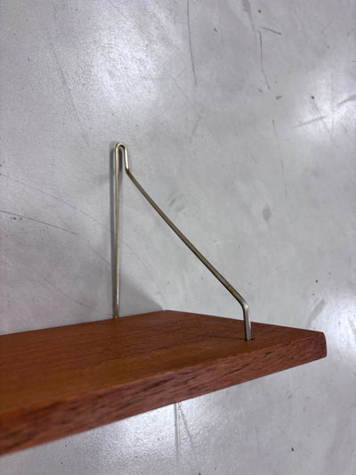 
                  
                    Vintage wandplank teak 75cm - LOUI.STORE
                  
                