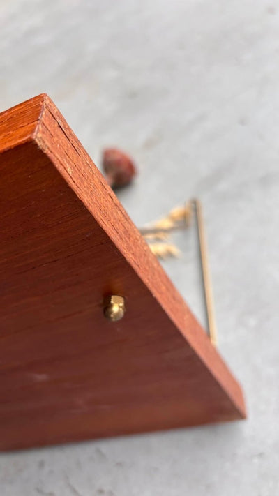 
                  
                    Vintage wandplank teak 80cm - LOUI.STORE
                  
                