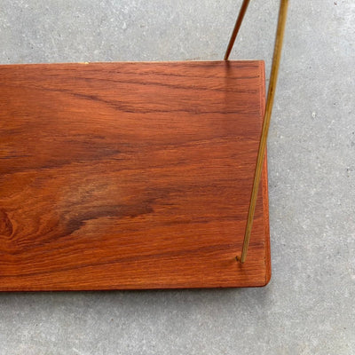 
                  
                    Vintage wandplankje teak ronde hoek - LOUI
                  
                