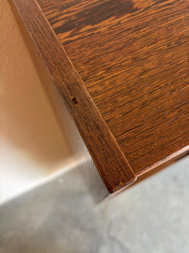 
                  
                    Vintage wengé Hundevad boekenkast - LOUI.STORE
                  
                