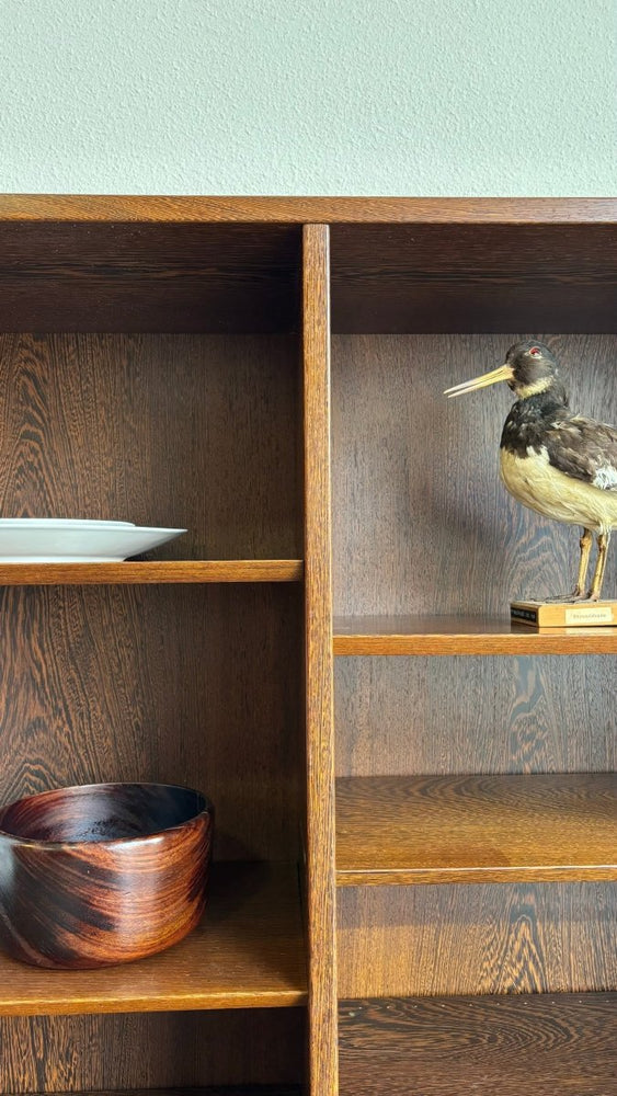 
                  
                    Vintage wengé Hundevad boekenkast - LOUI.STORE
                  
                