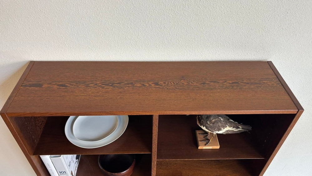 
                  
                    Vintage wengé Hundevad boekenkast - LOUI.STORE
                  
                