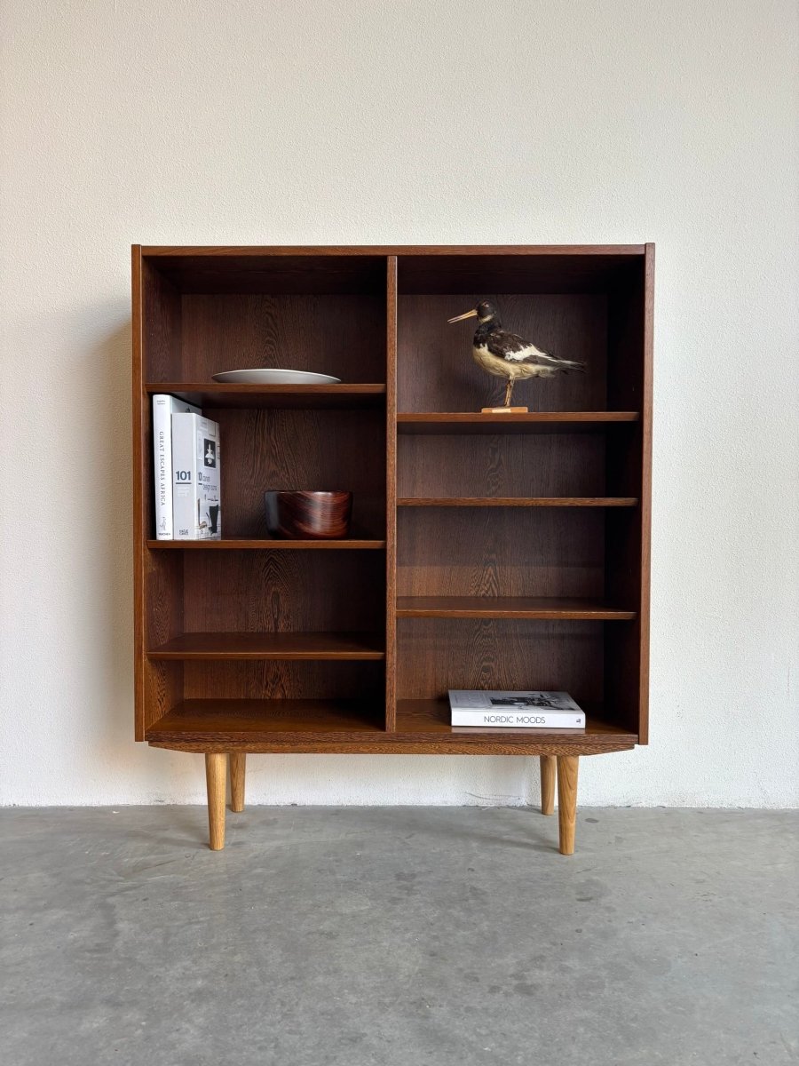 
                  
                    Vintage wengé Hundevad boekenkast - LOUI.STORE
                  
                