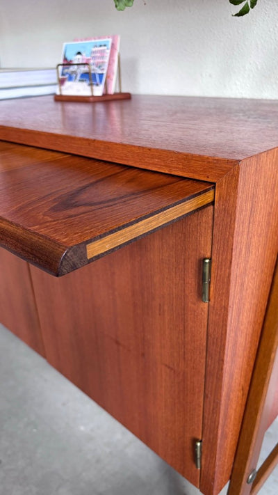 
                  
                    Wandkast - secretaire in teak - LOUI.STORE
                  
                