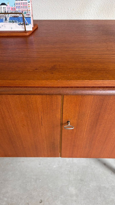 
                  
                    Wandkast - secretaire in teak - LOUI.STORE
                  
                