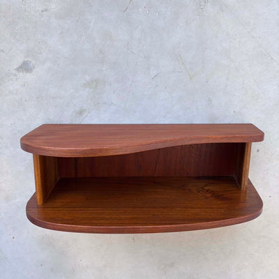 
                  
                    Wandkastje afgerond teak - LOUI.STORE
                  
                