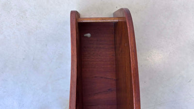 
                  
                    Wandkastje afgerond teak - LOUI.STORE
                  
                