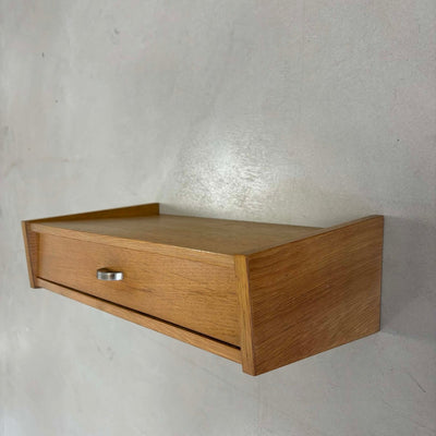 
                  
                    Wandkastje eiken metaal greepje - LOUI.STORE
                  
                