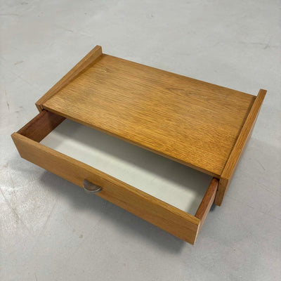 
                  
                    Wandkastje eiken metaal greepje - LOUI.STORE
                  
                