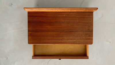 
                  
                    Wandkastje met lade teak - LOUI.STORE
                  
                