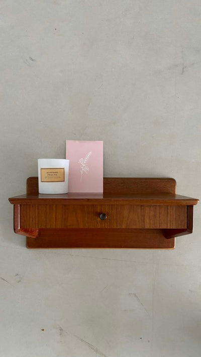 
                  
                    Wandkastje met lade teak - LOUI.STORE
                  
                