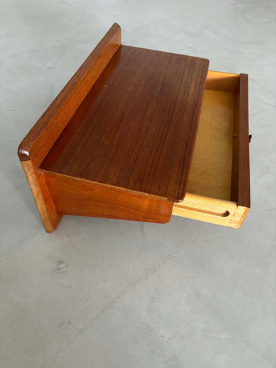 
                  
                    Wandkastje met lade teak - LOUI.STORE
                  
                