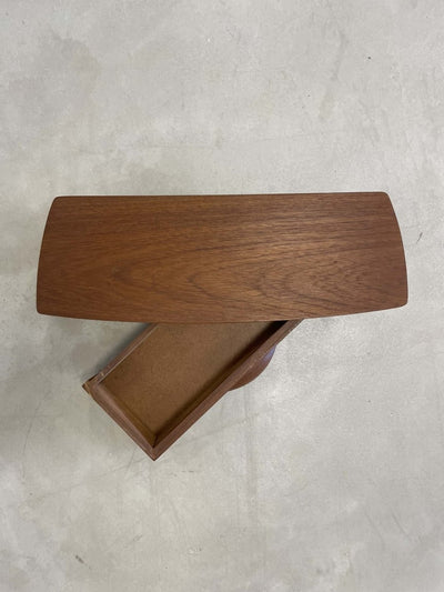 
                  
                    Wandkastje met schuiflade - LOUI.STORE
                  
                