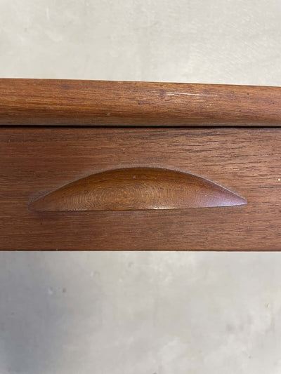 
                  
                    Wandkastje met schuiflade - LOUI.STORE
                  
                