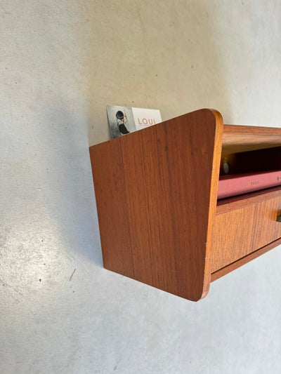 
                  
                    Wandkastje teak met lade en vak - LOUI.STORE
                  
                