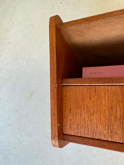 
                  
                    Wandkastje teak met lade en vak - LOUI.STORE
                  
                